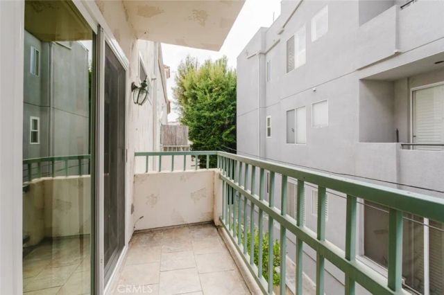 13220 Valleyheart Drive 202, Studio City, CA 91604
