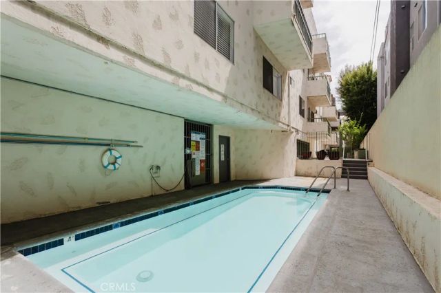 13220 Valleyheart Drive 202, Studio City, CA 91604