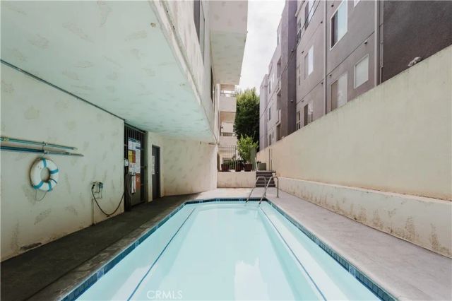 13220 Valleyheart Drive 202, Studio City, CA 91604
