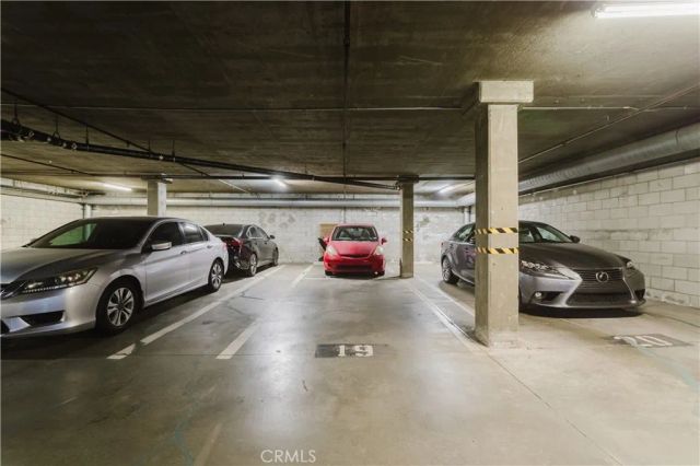 13220 Valleyheart Drive 202, Studio City, CA 91604