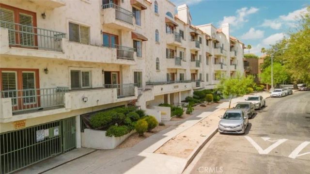 13220 Valleyheart Drive 202, Studio City, CA 91604