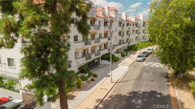 13220 Valleyheart Drive 202, Studio City, CA 91604