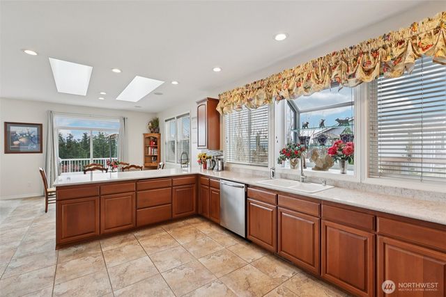 14 Zermatt Court, Camano Island, WA 98282