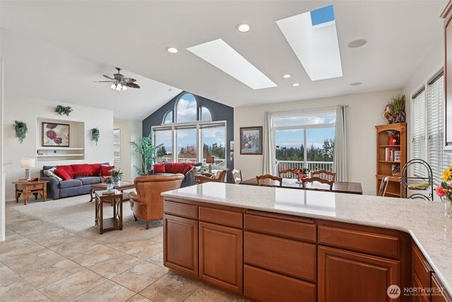 14 Zermatt Court, Camano Island, WA 98282