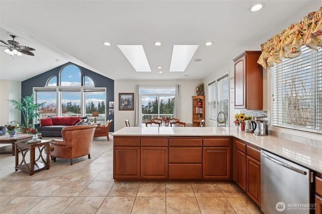 14 Zermatt Court, Camano Island, WA 98282