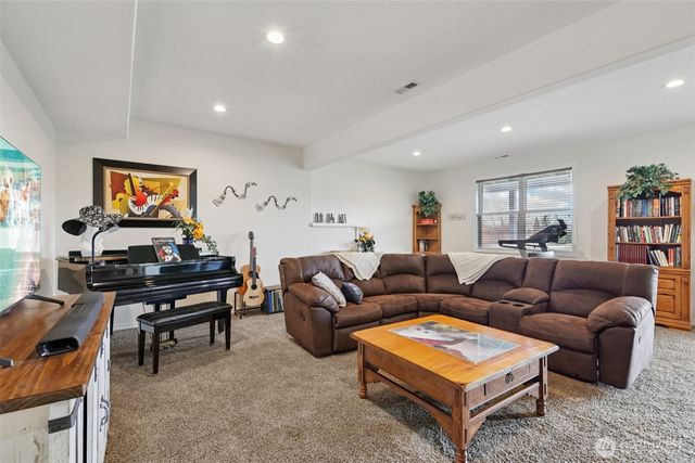 14 Zermatt Court, Camano Island, WA 98282