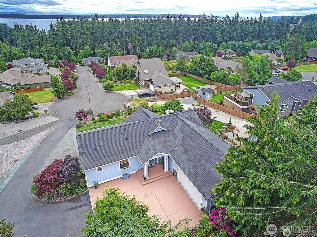 14 Zermatt Court, Camano Island, WA 98282