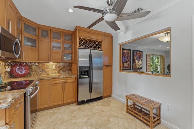 9475 SW 70th St, Miami, FL 33173