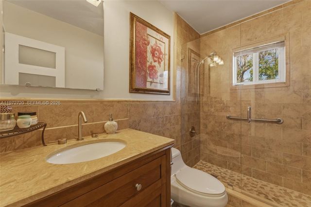 9475 SW 70th St, Miami, FL 33173