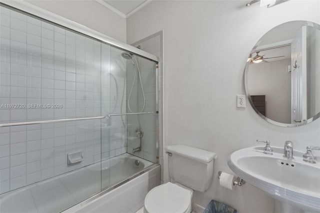 9475 SW 70th St, Miami, FL 33173