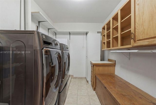 9475 SW 70th St, Miami, FL 33173