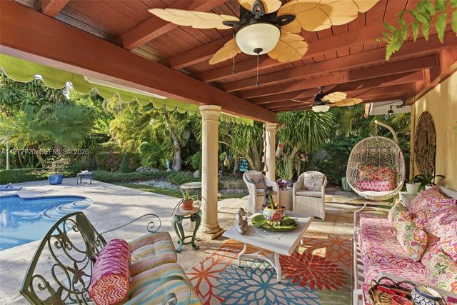 9475 SW 70th St, Miami, FL 33173