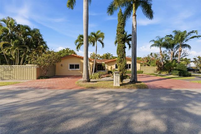 9475 SW 70th St, Miami, FL 33173