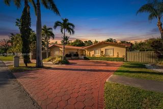 9475 SW 70th St, Miami, FL 33173