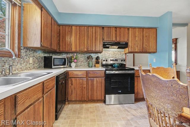 350 Burroughs Street, Plymouth, MI 48170