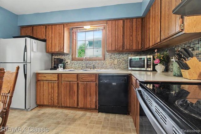 350 Burroughs Street, Plymouth, MI 48170