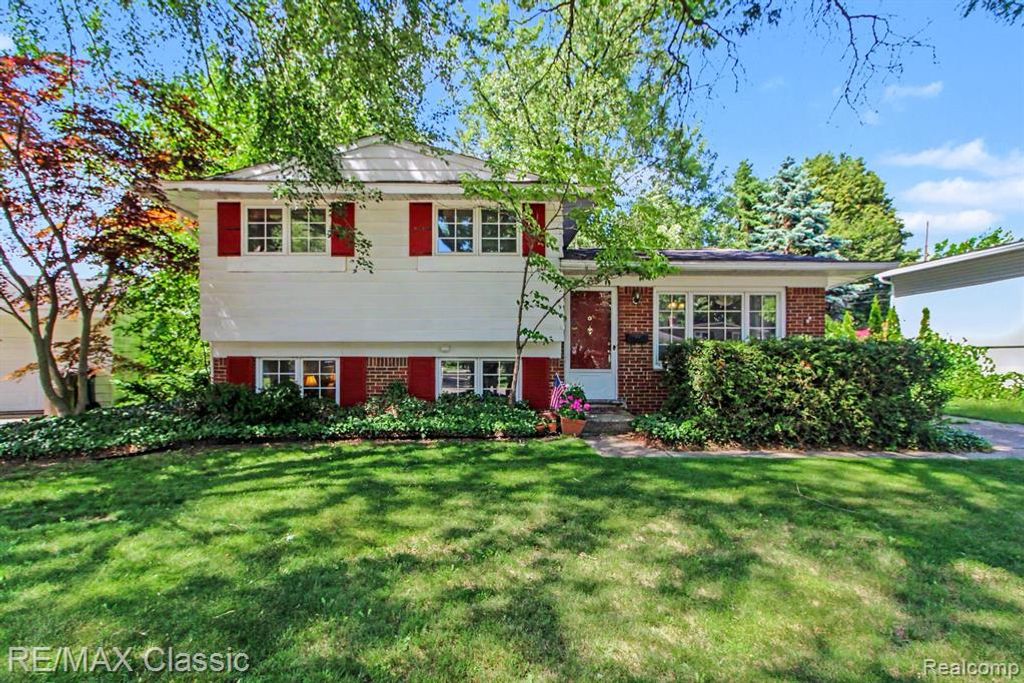 350 Burroughs Street, Plymouth, MI 48170
