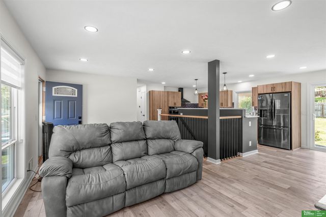 9187 Boyd Street, Omaha, NE 68134