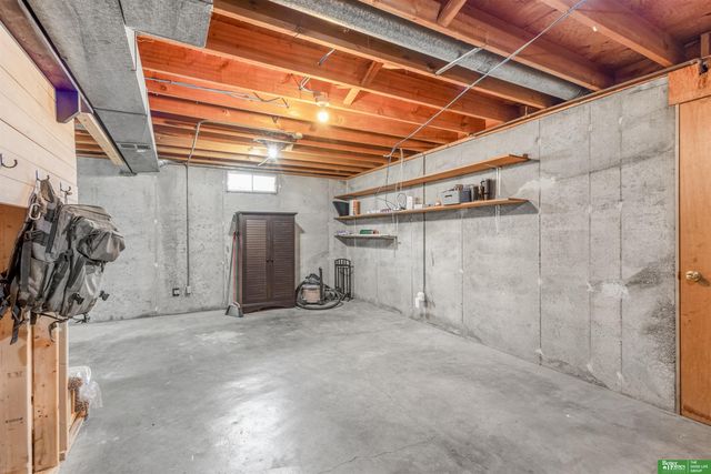 9187 Boyd Street, Omaha, NE 68134