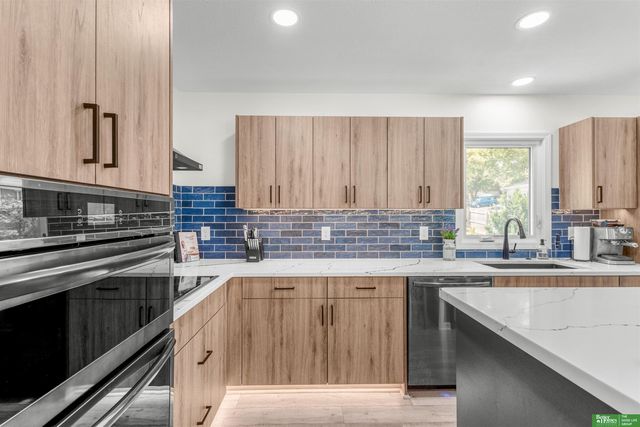 9187 Boyd Street, Omaha, NE 68134
