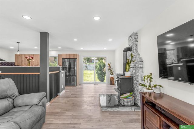 9187 Boyd Street, Omaha, NE 68134