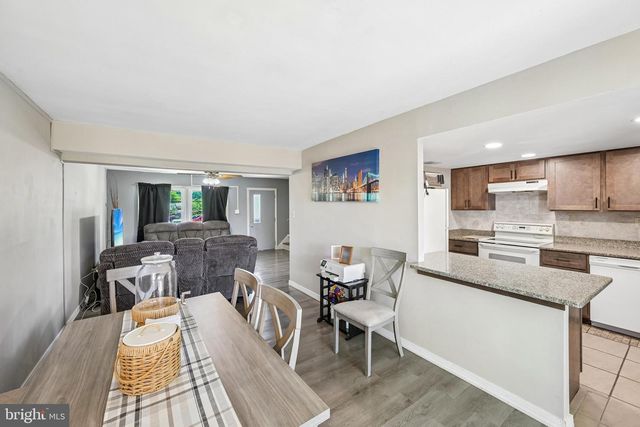 12 ROXBURN PL, Willingboro, NJ 08046