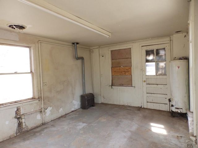 2627 E Routt Ave, Pueblo, CO 81004