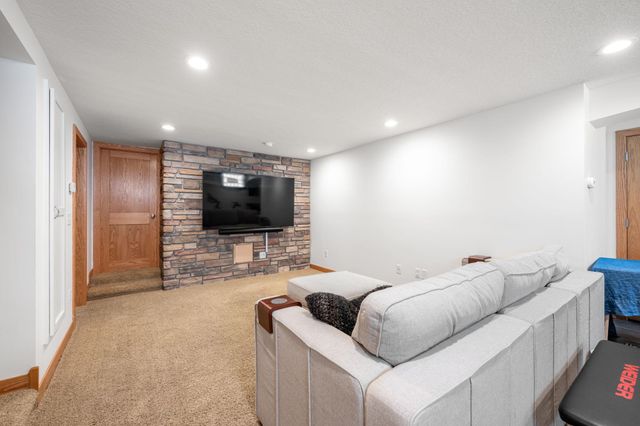 1115 W 48th Street, Minneapolis, MN 55419