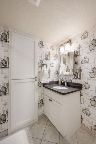 1115 W 48th Street, Minneapolis, MN 55419