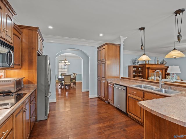 17594 Clearview Street, Athens, AL 35611