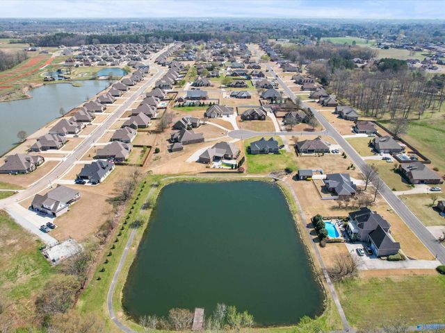 17594 Clearview Street, Athens, AL 35611