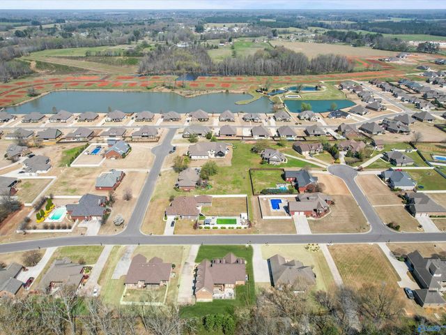 17594 Clearview Street, Athens, AL 35611