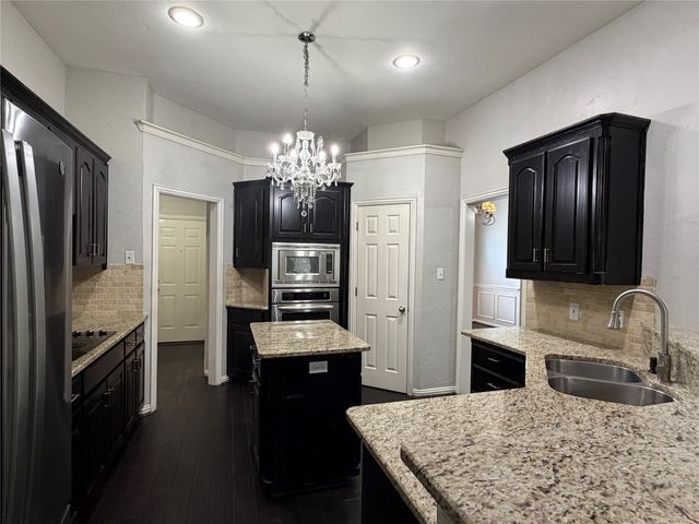 2 Mistywood Court, Mansfield, TX 76063