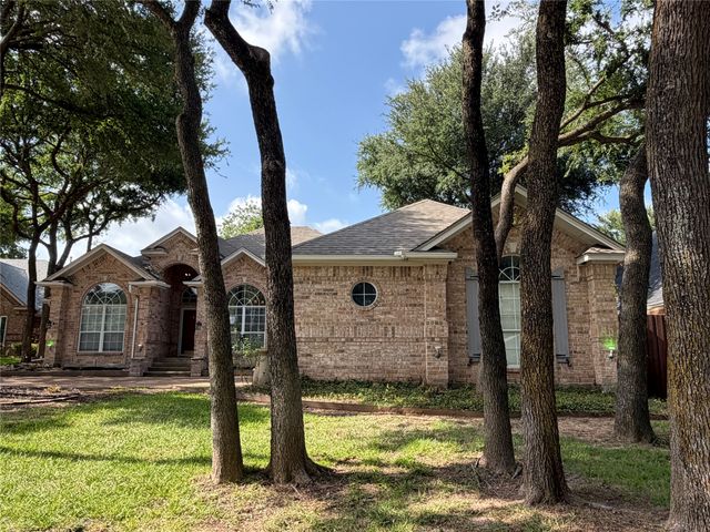 2 Mistywood Court, Mansfield, TX 76063