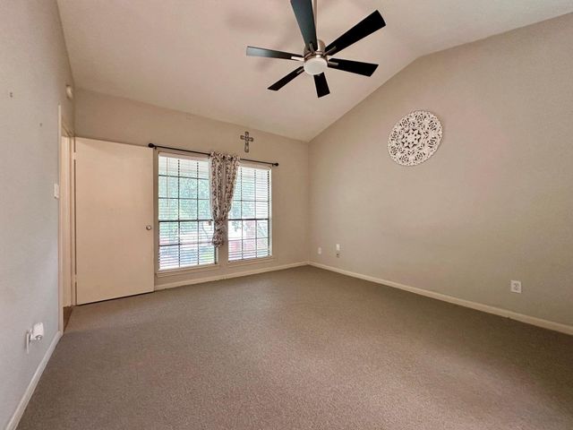 2211 S Kirkwood Road 35, Houston, TX 77077