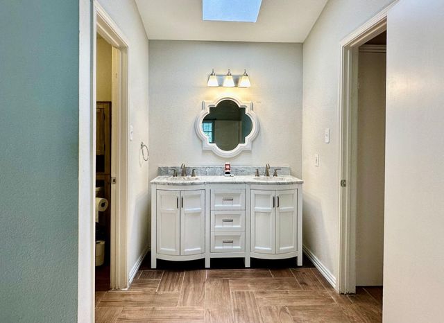 2211 S Kirkwood Road 35, Houston, TX 77077