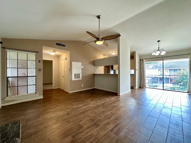 2211 S Kirkwood Road 35, Houston, TX 77077