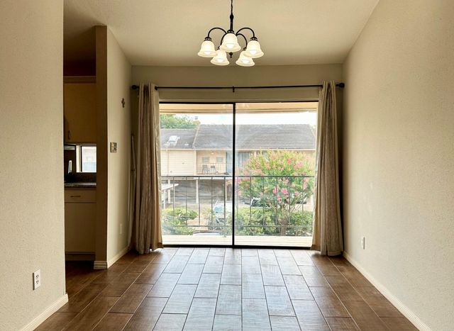 2211 S Kirkwood Road 35, Houston, TX 77077
