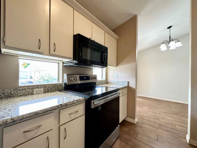 2211 S Kirkwood Road 35, Houston, TX 77077