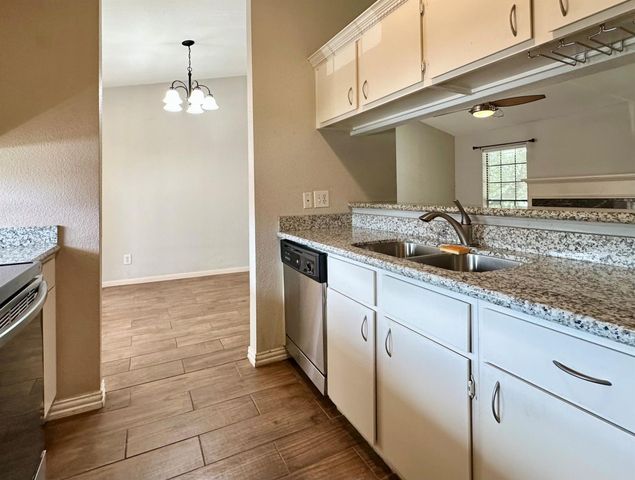 2211 S Kirkwood Road 35, Houston, TX 77077