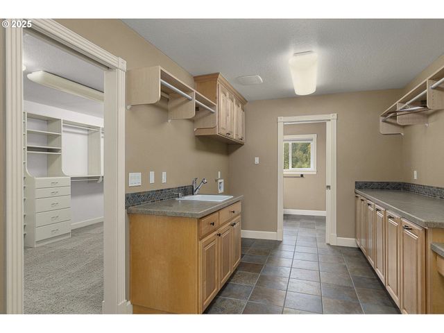 15915 Sw Peace Ave, Portland, OR 97224