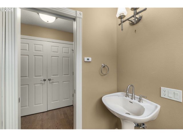 15915 Sw Peace Ave, Portland, OR 97224