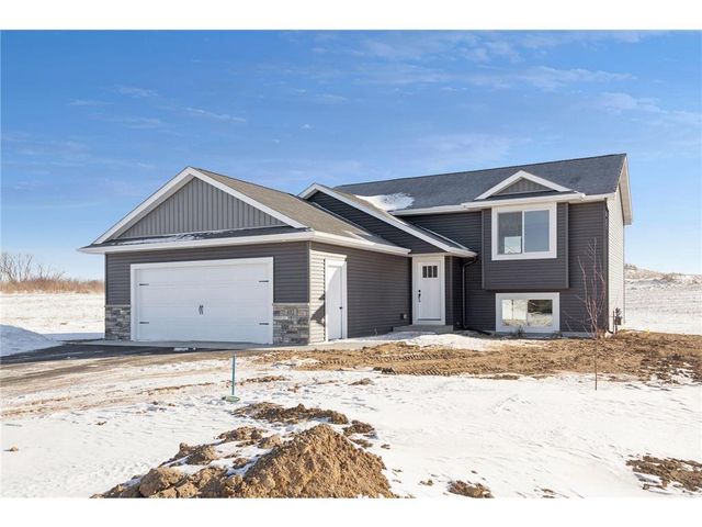 492 Coyote Way, New Richmond, WI 54017