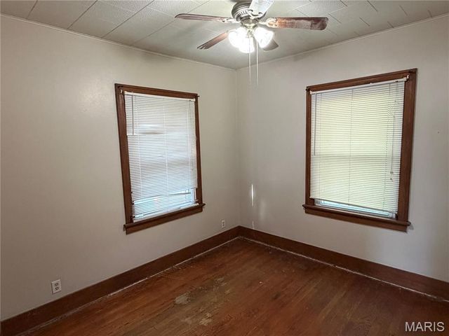 216 S 9th Street, Wood River, IL 62095