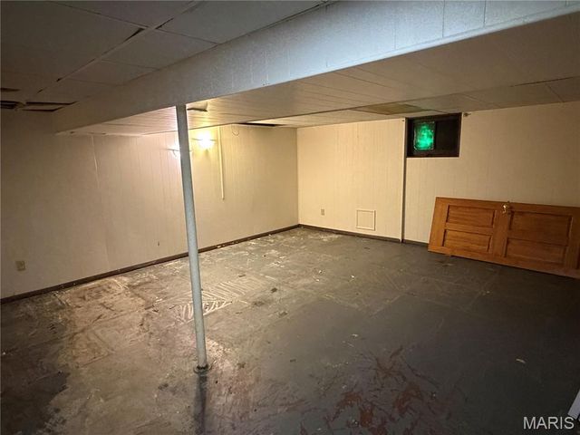 216 S 9th Street, Wood River, IL 62095