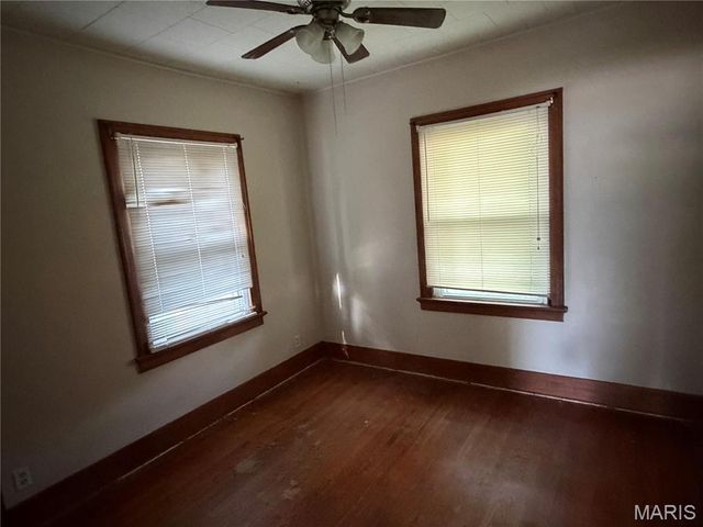 216 S 9th Street, Wood River, IL 62095