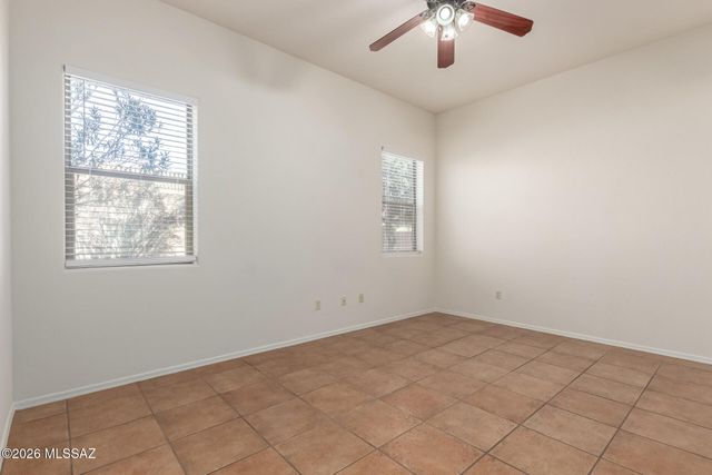 335 E Calle Nacrita, Green Valley, AZ 85614