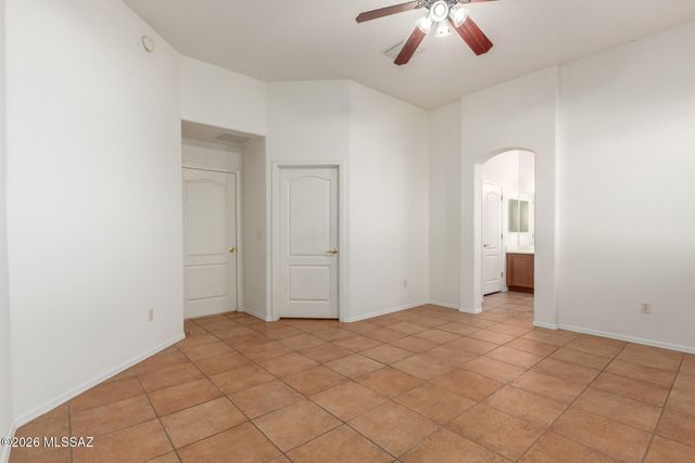 335 E Calle Nacrita, Green Valley, AZ 85614