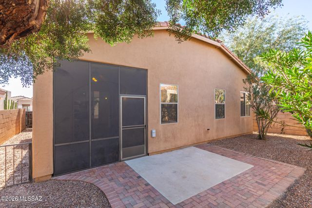 335 E Calle Nacrita, Green Valley, AZ 85614