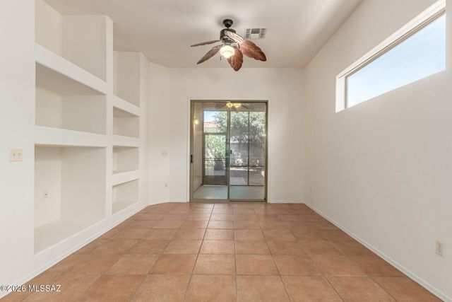 335 E Calle Nacrita, Green Valley, AZ 85614